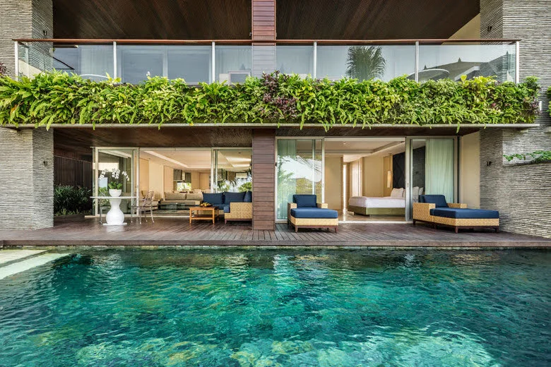 Uma Pool Residence